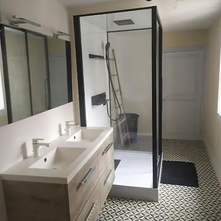 Maison De Très Lumineuse * Civray (Vienne)