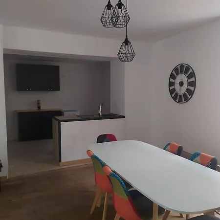 Maison De Très Lumineuse Civray (Vienne)