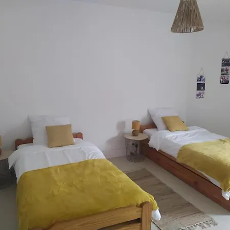 Maison De Très Lumineuse Civray (Vienne)